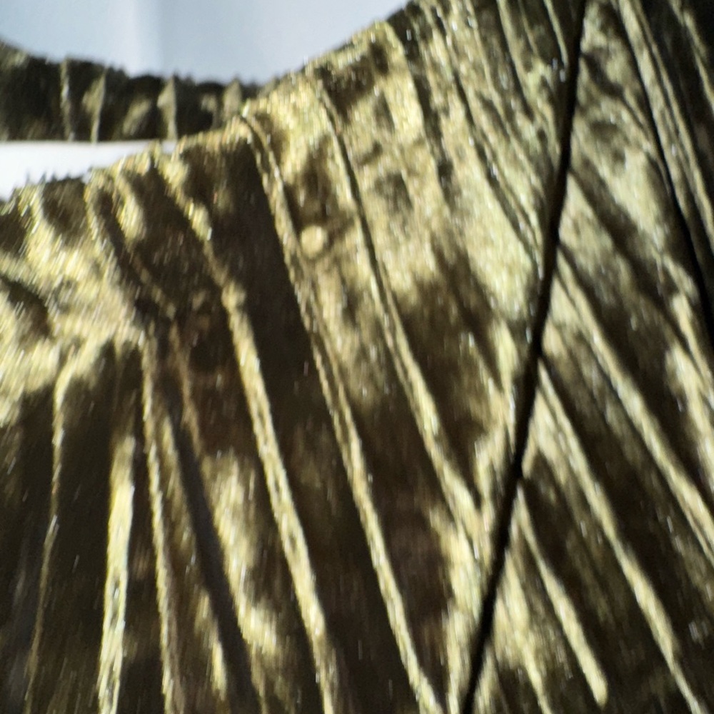 Green Velvet Two-Piece Set - Picture 3 of 4